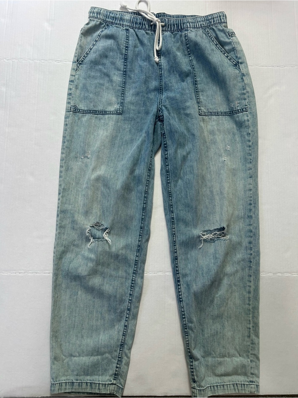 aerie Light Blue Relaxed Denim Jogger Jeans drawstring pull on distressed M
